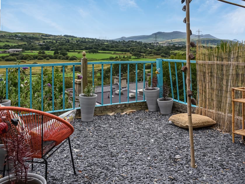 Terrace | Ty Tarth, Talysarn, near Caernarfon