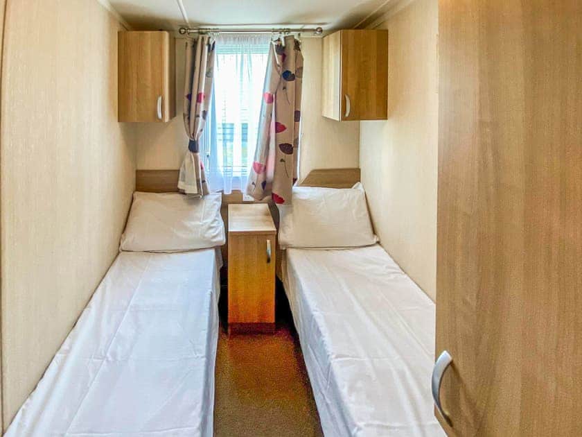 Twin bedroom | 148 Mountain View - Watton’s, Pwllheli