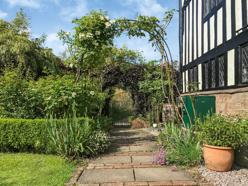 Exterior | The West Wing at The Manor House - White Birch Manor Getaways, Awre, near Westbury-on-Severn