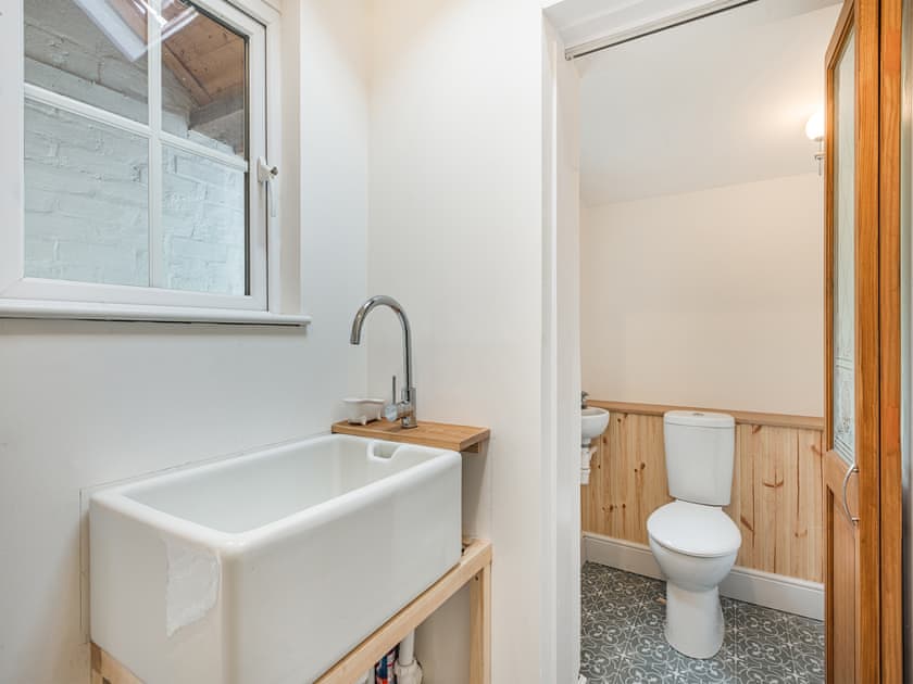 Bathroom | Lavender Cottage, Coltishall