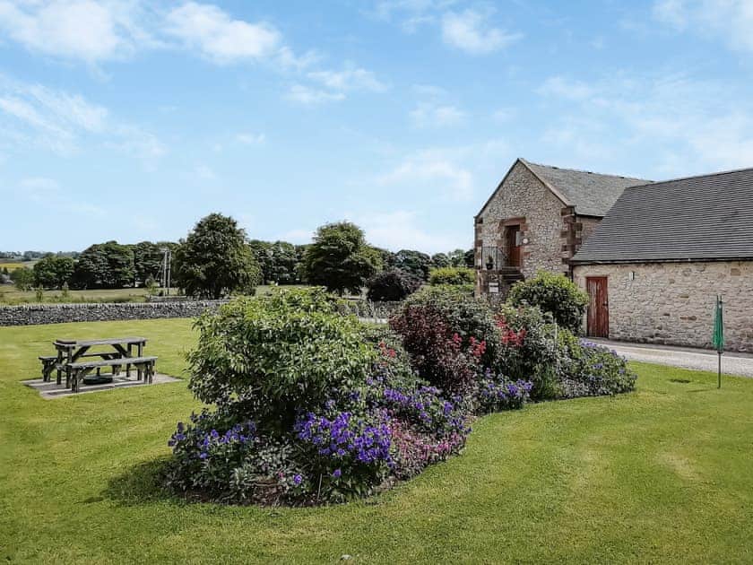 Garden and grounds | The Dairy - Cotterill Farm, Biggin by Hartington, near Buxton