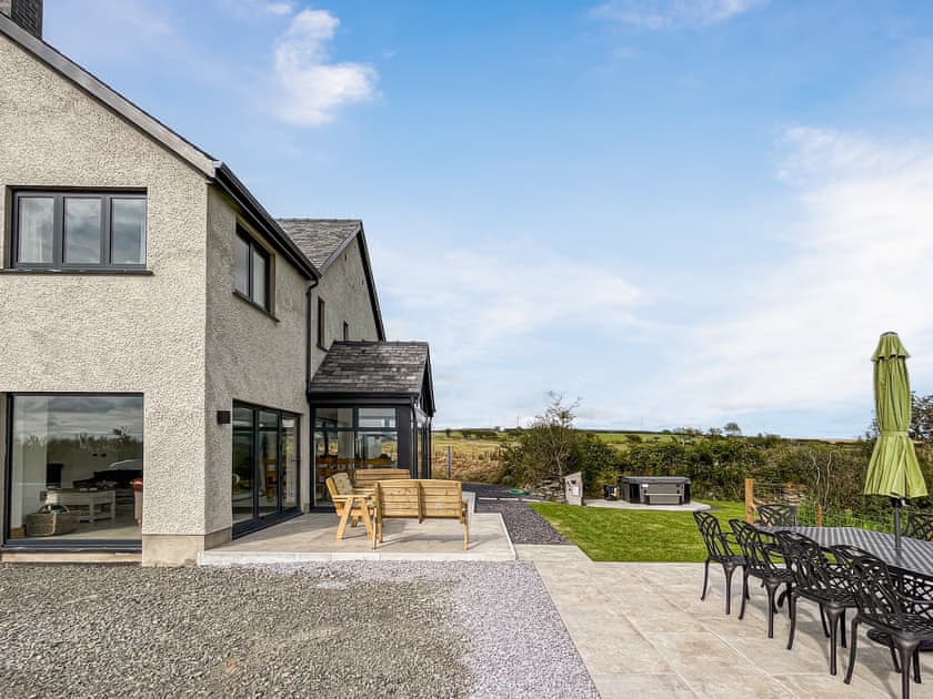 Exterior | Rhandir Hen, Aberystwyth