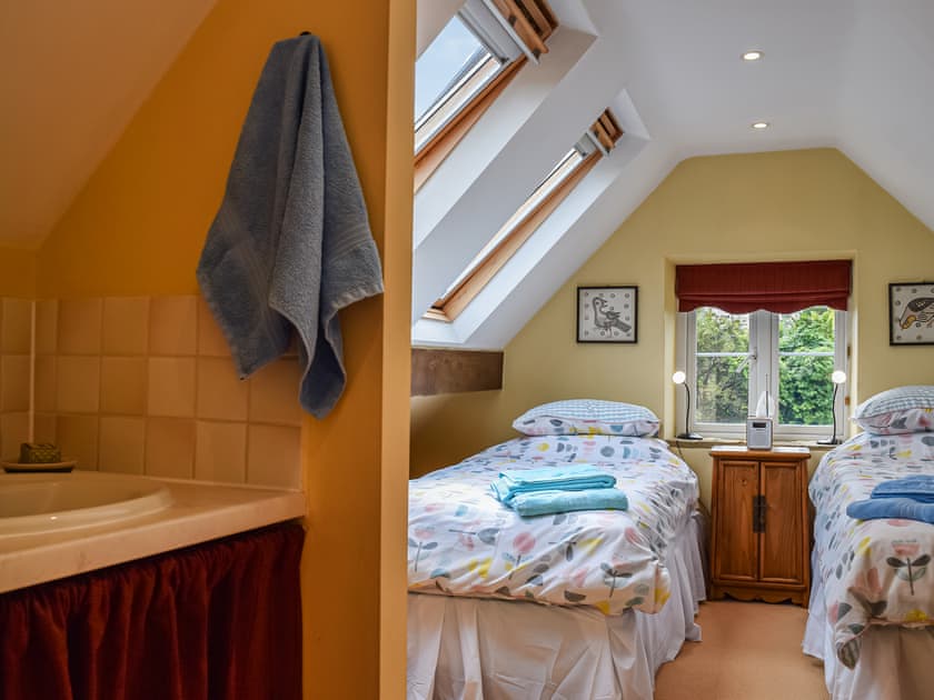 Twin bedroom | The Barn, Ramsden, near Chipping Norton