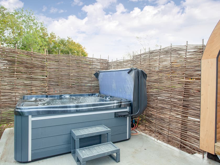 Hot tub | Rackenford - Secret Skies, Knowstone