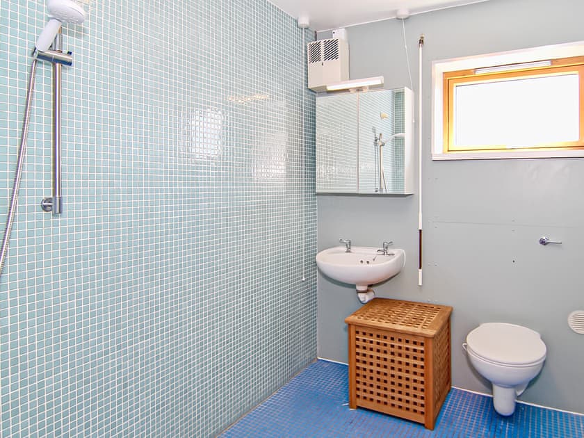 Wet room | Bath Cottage, Cearnarfon