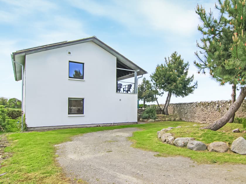 Driveway | Bath Cottage, Cearnarfon