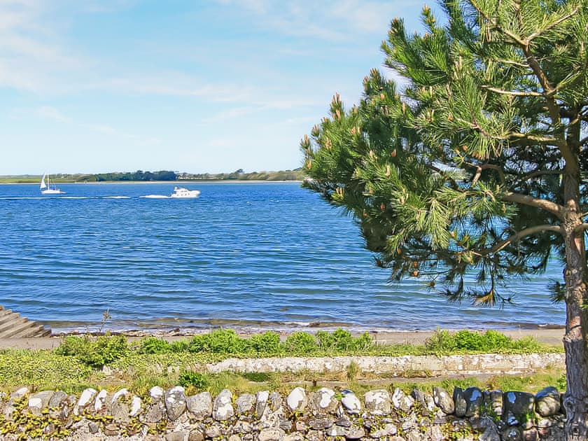 Surrounding area | Bath Cottage, Cearnarfon