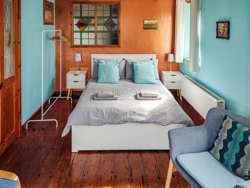 Double bedroom | Ceiliog Bach, Llangennith, near Swansea