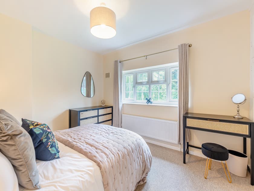 Double bedroom | Strawberry Field - Norwood Park, All Nottinghamshire