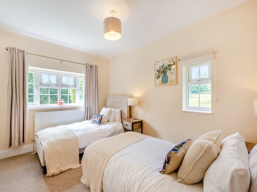 Twin bedroom | Strawberry Field - Norwood Park, All Nottinghamshire