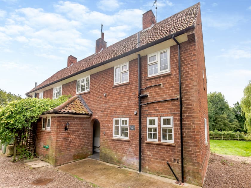 Exterior | Strawberry Field - Norwood Park, All Nottinghamshire