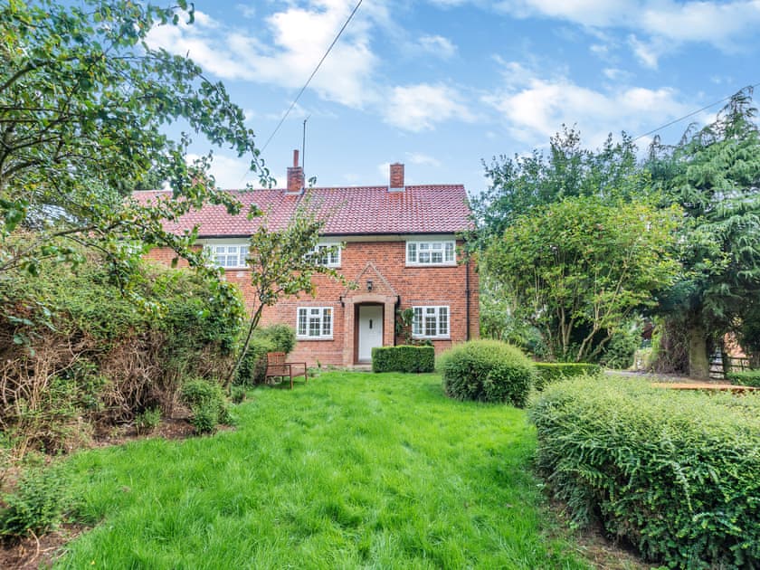 Garden | Apple Orchard - Norwood Park, All Nottinghamshire