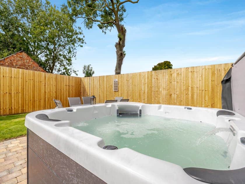 Hot tub | The Old Stables, Sloothby