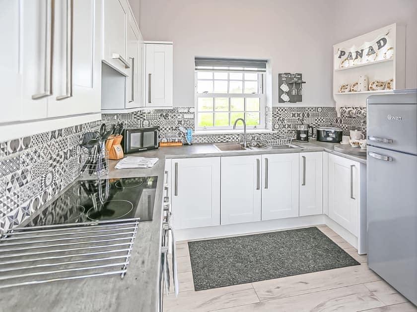 Kitchen | Captains Beach House, Aberdesach
