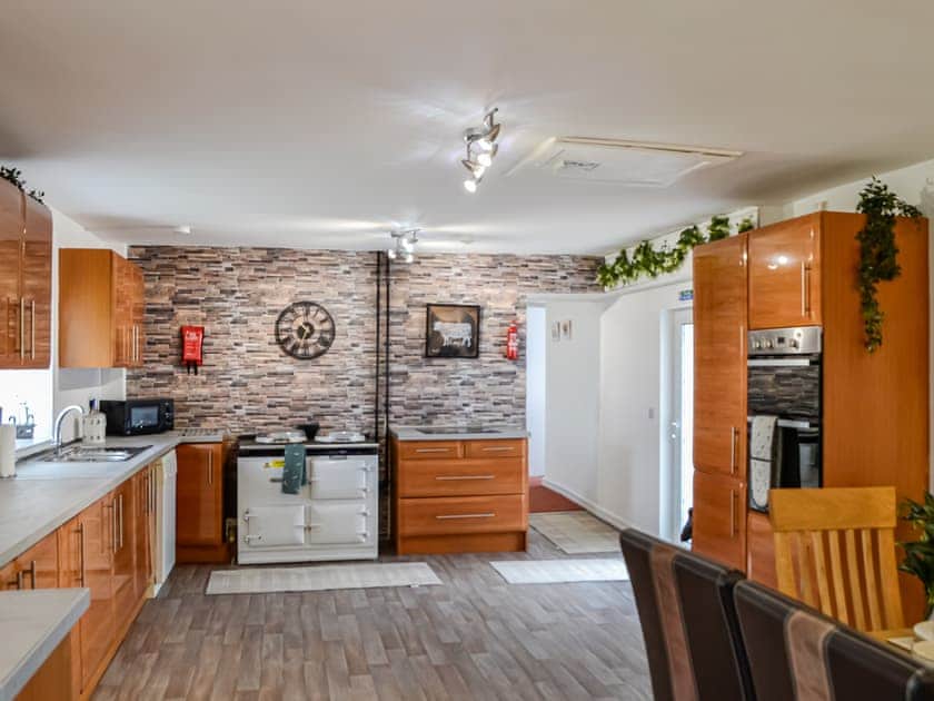 Kitchen/diner | Muirston Farmhouse - Farmhouse Holidays, Cumnock