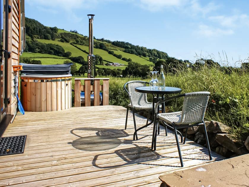 Patio | Creyr Glas Pod - Y Gadlas, Penybontfawr, near Llanfyllin