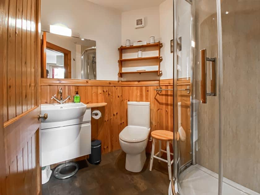 Shower room  | Garden Cottage, Linlithgow, near Edinburgh