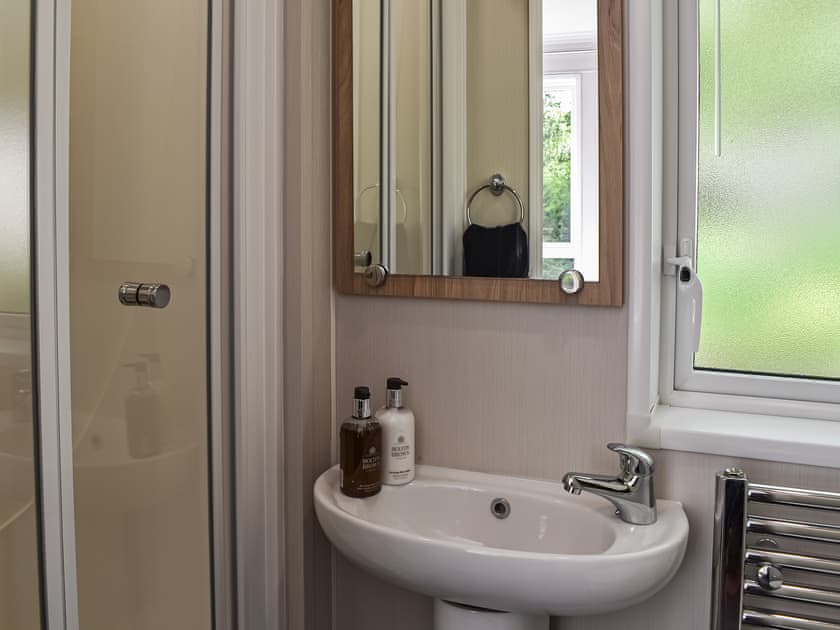 Shower room | Oaks Retreat, Prenteg, near Porthmadog