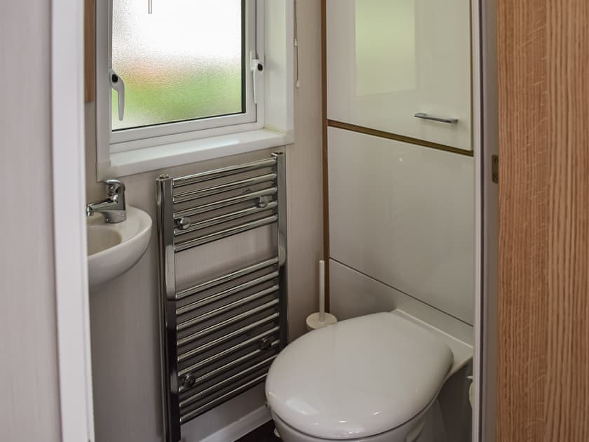 Bathroom | Oaks Retreat, Prenteg, near Porthmadog