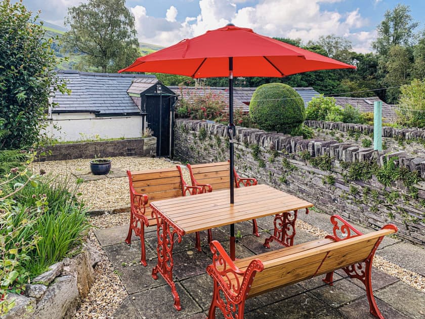 Enclosed garden with patio and furniture  | Isallt, Nantlle, near Beddgelert
