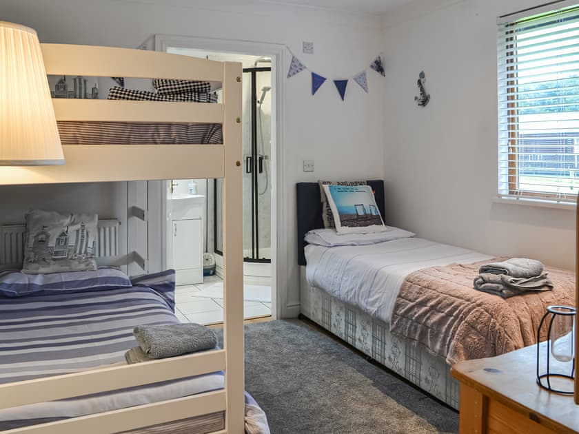 Bunk bedroom | Folly Lodge, Bridlington