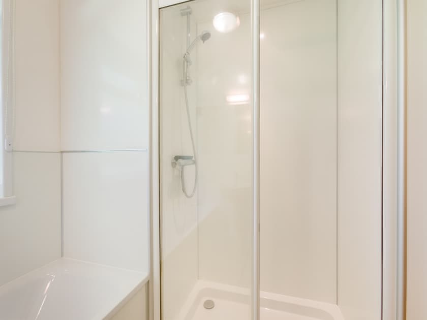 Bathroom | Keeper’s Wood - At Berridon Lodges, Bradworthy, near Holsworthy