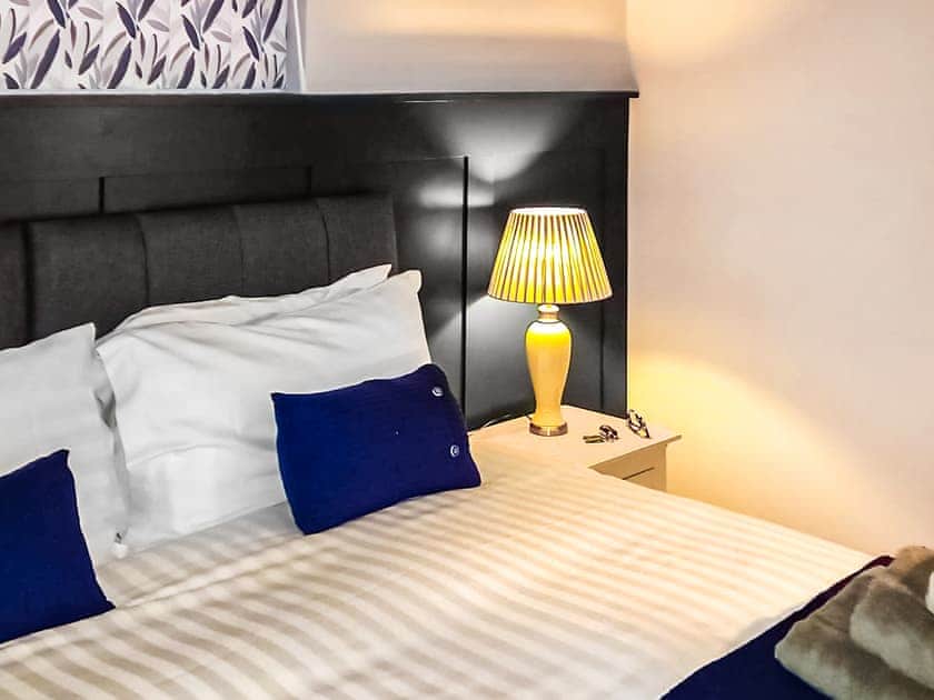 Double bedroom | Cuckoo Lodge - Merbach Hill View Holidays, Clifford