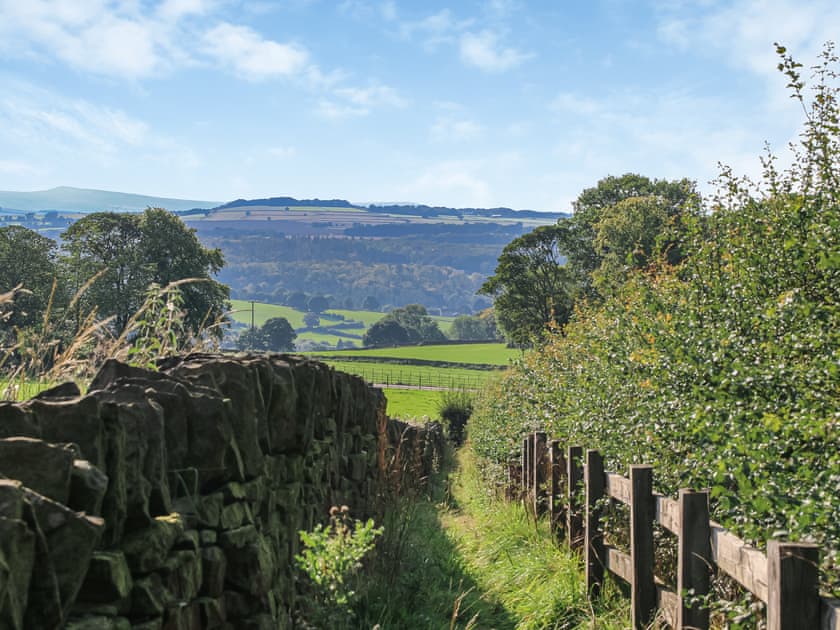 Surrounding area | Little Badger Cottage, Kirkburton, near Huddersfield