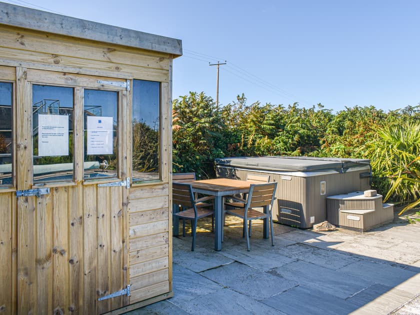 Hot tub | Some Place, Sennen