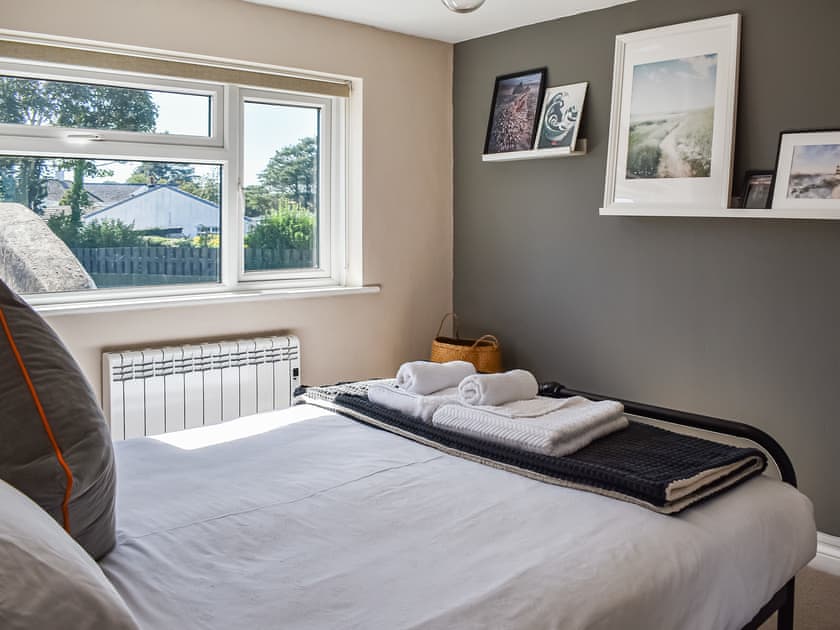 Double bedroom | Seren Cottage By The Sea, Malltraeth, near Bodorgan