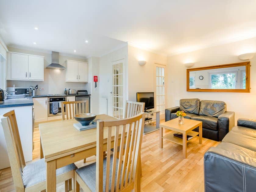 Open plan living space | Burnside West Cottage - Rufflets, St Andrews