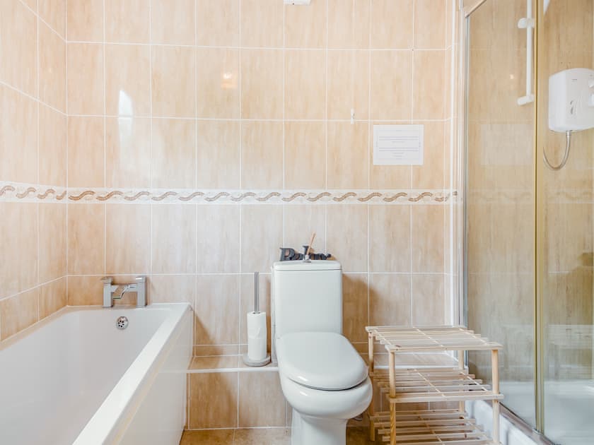 Bathroom | Yare Cottage, Reedham