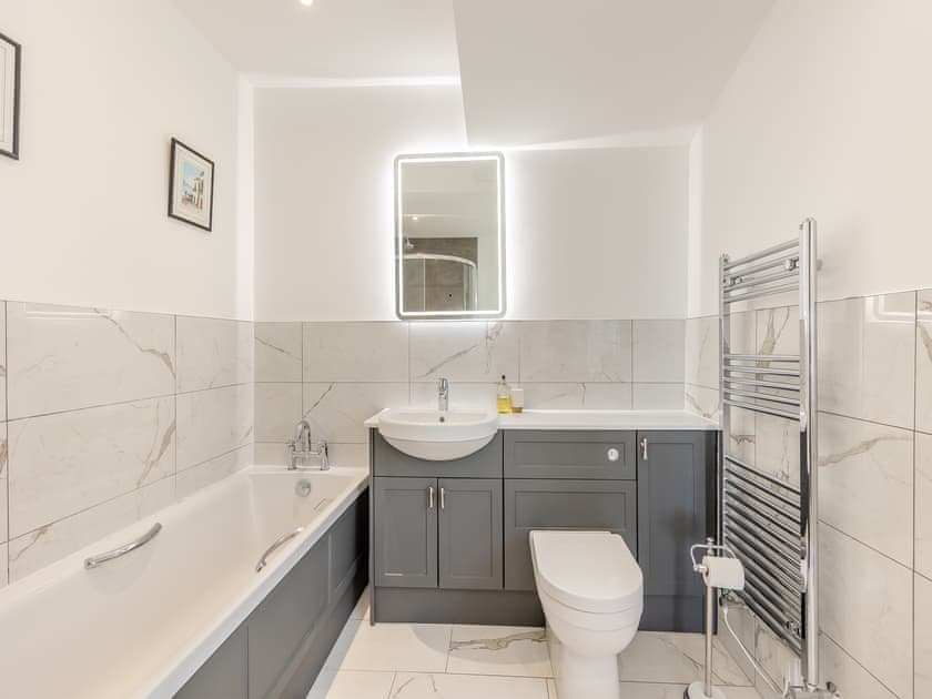 Bathroom | Penrhiw, Borth