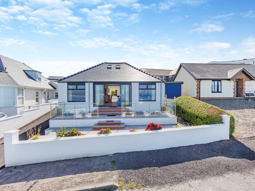Exterior | Penrhiw, Borth