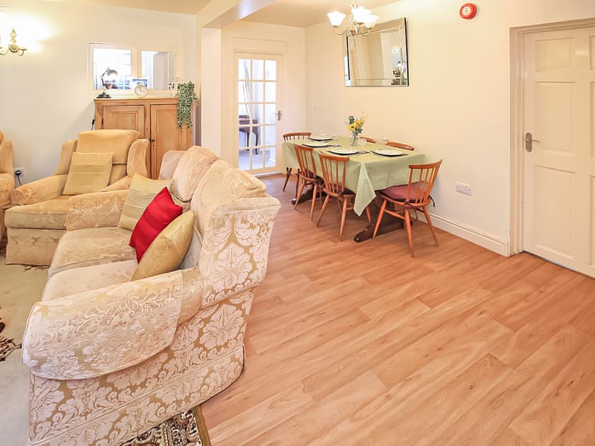 Living room/dining room | Garden Flat, Porthmadog