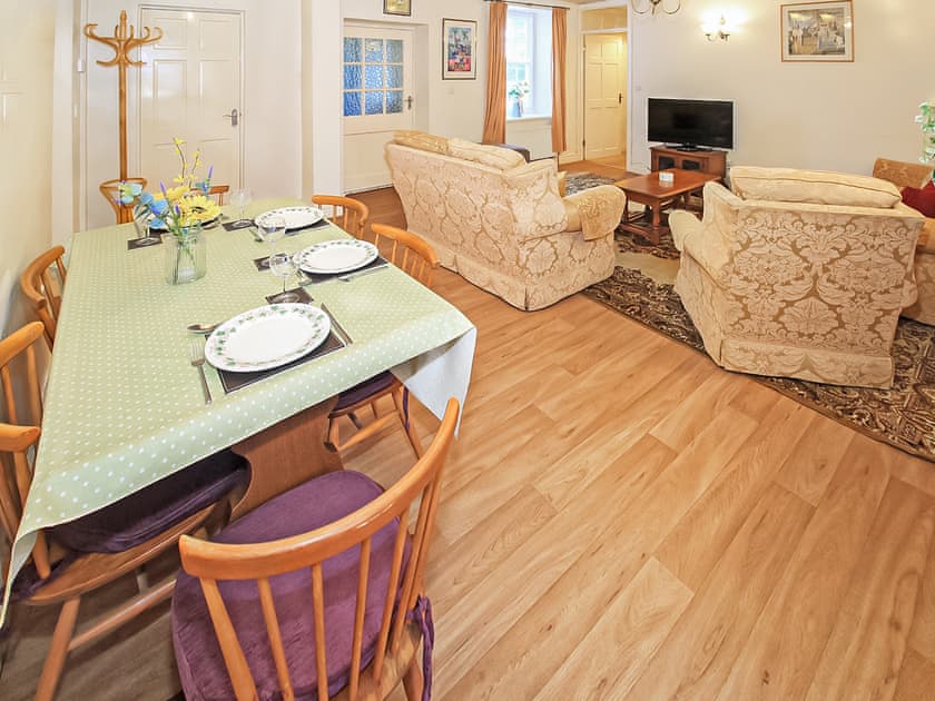 Living room/dining room | Garden Flat, Porthmadog