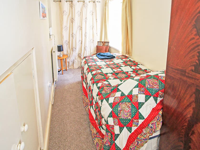 Single bedroom | Garden Flat, Porthmadog