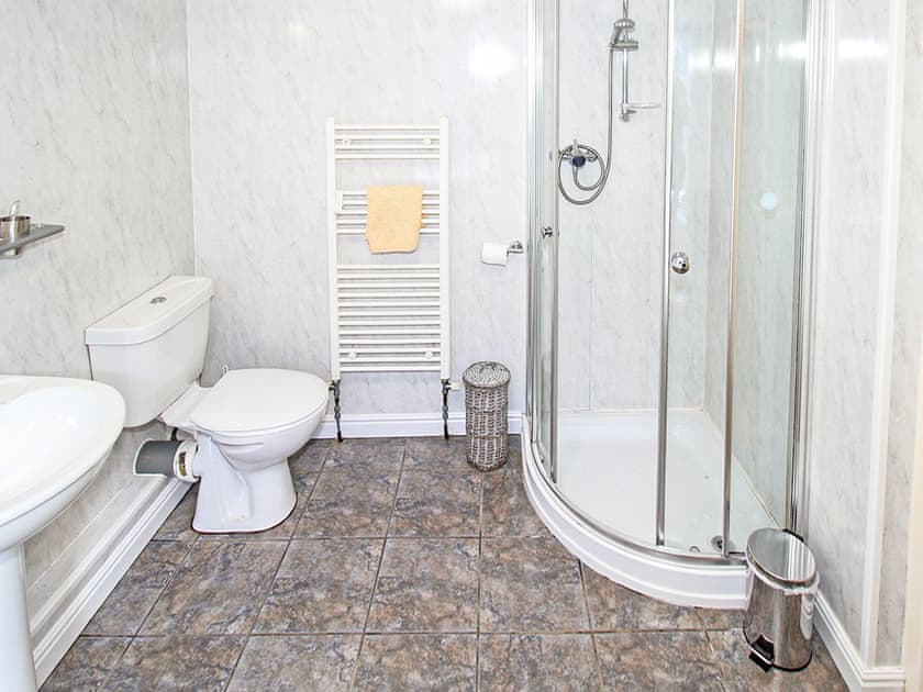 Bathroom | Garden Flat, Porthmadog