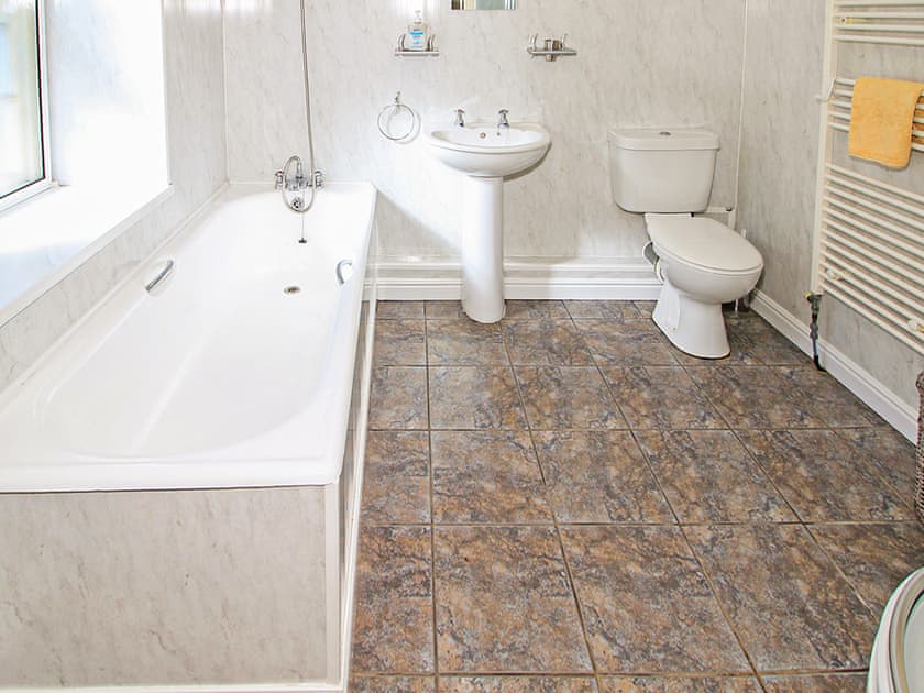 Bathroom | Garden Flat, Porthmadog
