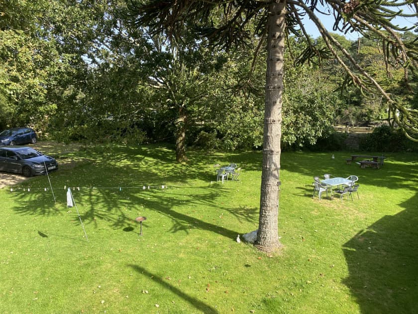 Garden | Garden Flat, Porthmadog