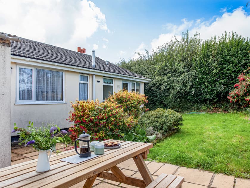 Sitting-out-area | Kate’s Cottage, Warbstow, near Crackington Haven