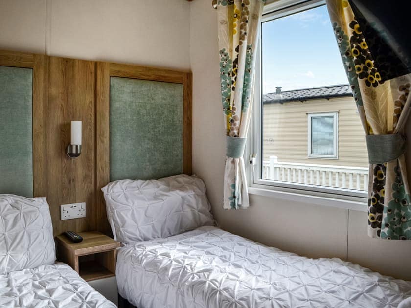 Twin bedroom | Sea View 14 - Bonnie Escapes, Southerness