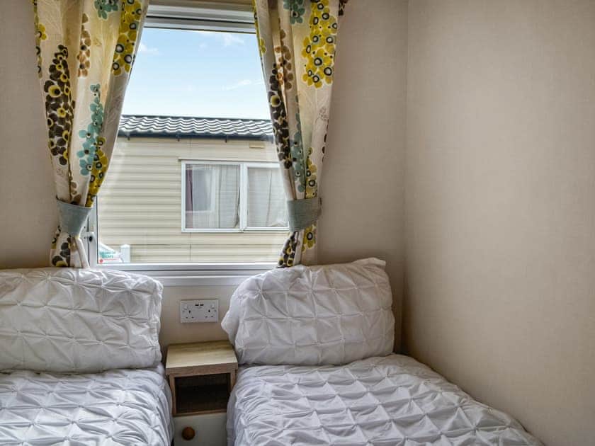Twin bedroom | Sea View 14 - Bonnie Escapes, Southerness