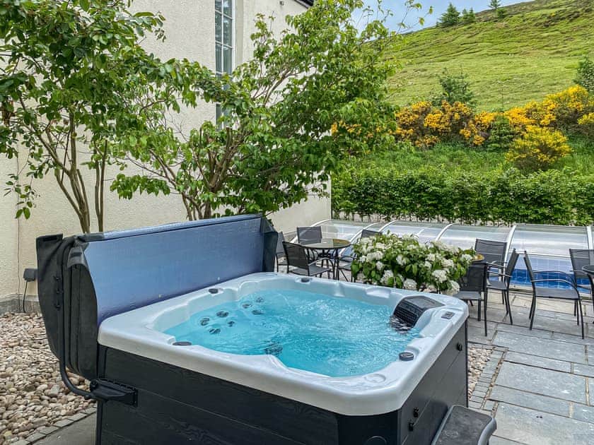 Hot tub | East Wing - Alexander House, Auchterarder