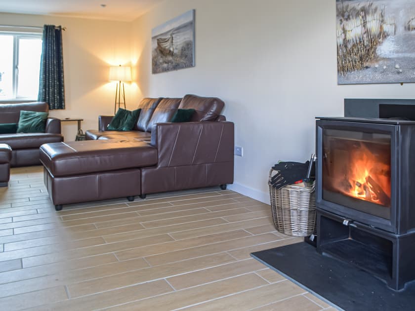 Living room/dining room | South Carvan View, Tavernspite