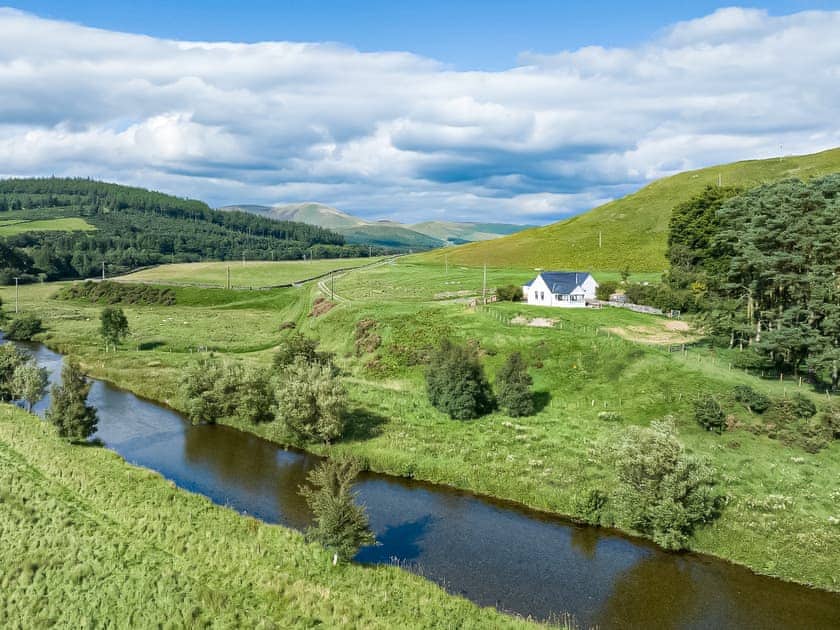 Setting | Tweedford Cottage - Drumelzier Place Farm, Drumelzier, near Peebles
