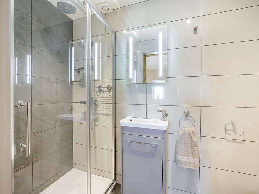 Shower room | Yr Hen Beudy, Tregaron