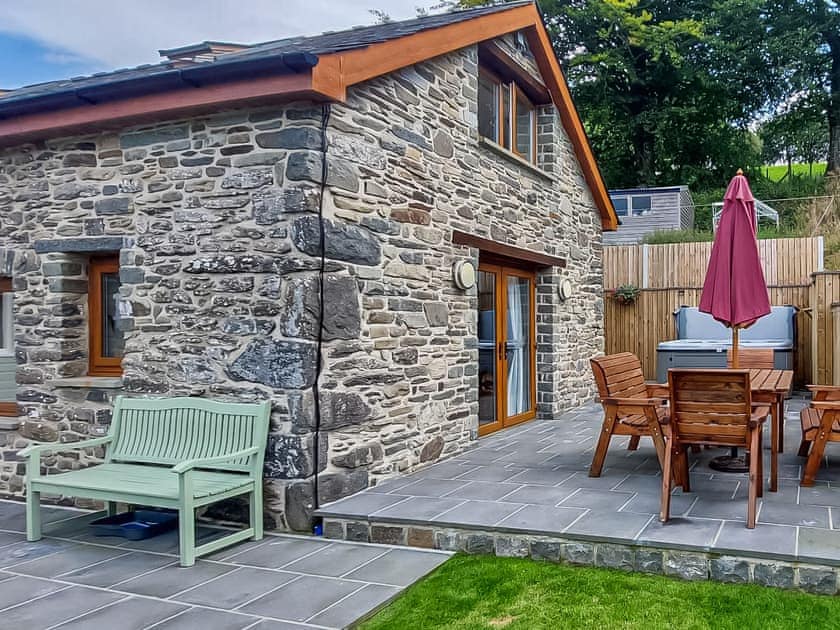 Private patio and hot tub  | Yr Hen Beudy, Tregaron