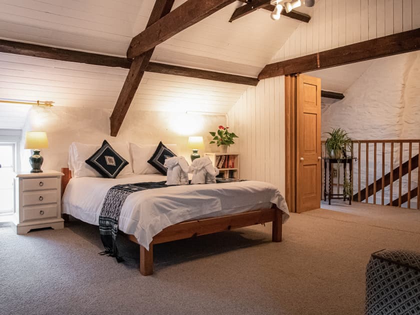 Double bedroom | Hen EfailOld Smithy, Tregaron
