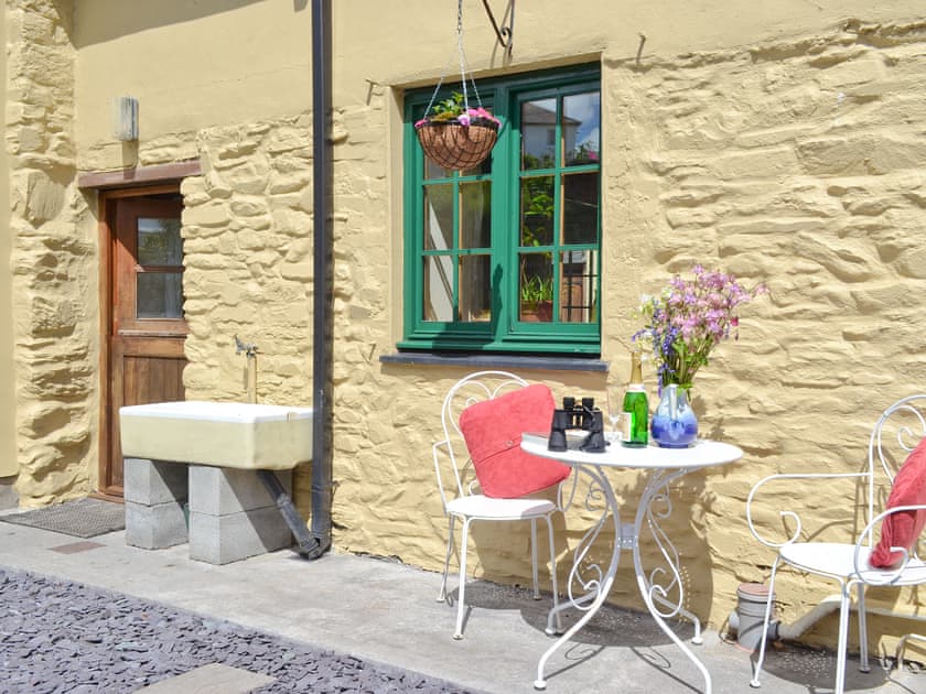 Back garden | Hen EfailOld Smithy, Tregaron
